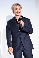 笑顔の與那城奨。