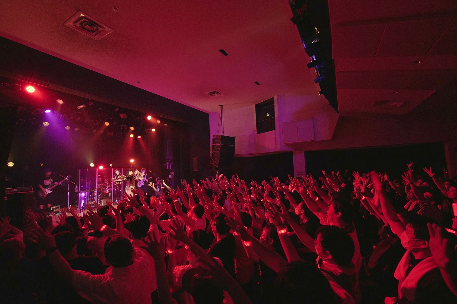 「ASCA 5th ANNIVERSARY TOUR -ＶＶＶ-」大阪・umeda TRAD公演の様子。
