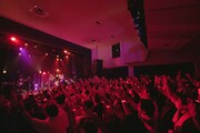 「ASCA 5th ANNIVERSARY TOUR -VVV-」大阪・umeda TRAD公演の様子。