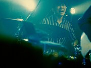 松田タツロウ(Dr / SuiseiNoboAz)(撮影:稲垣ルリコ)