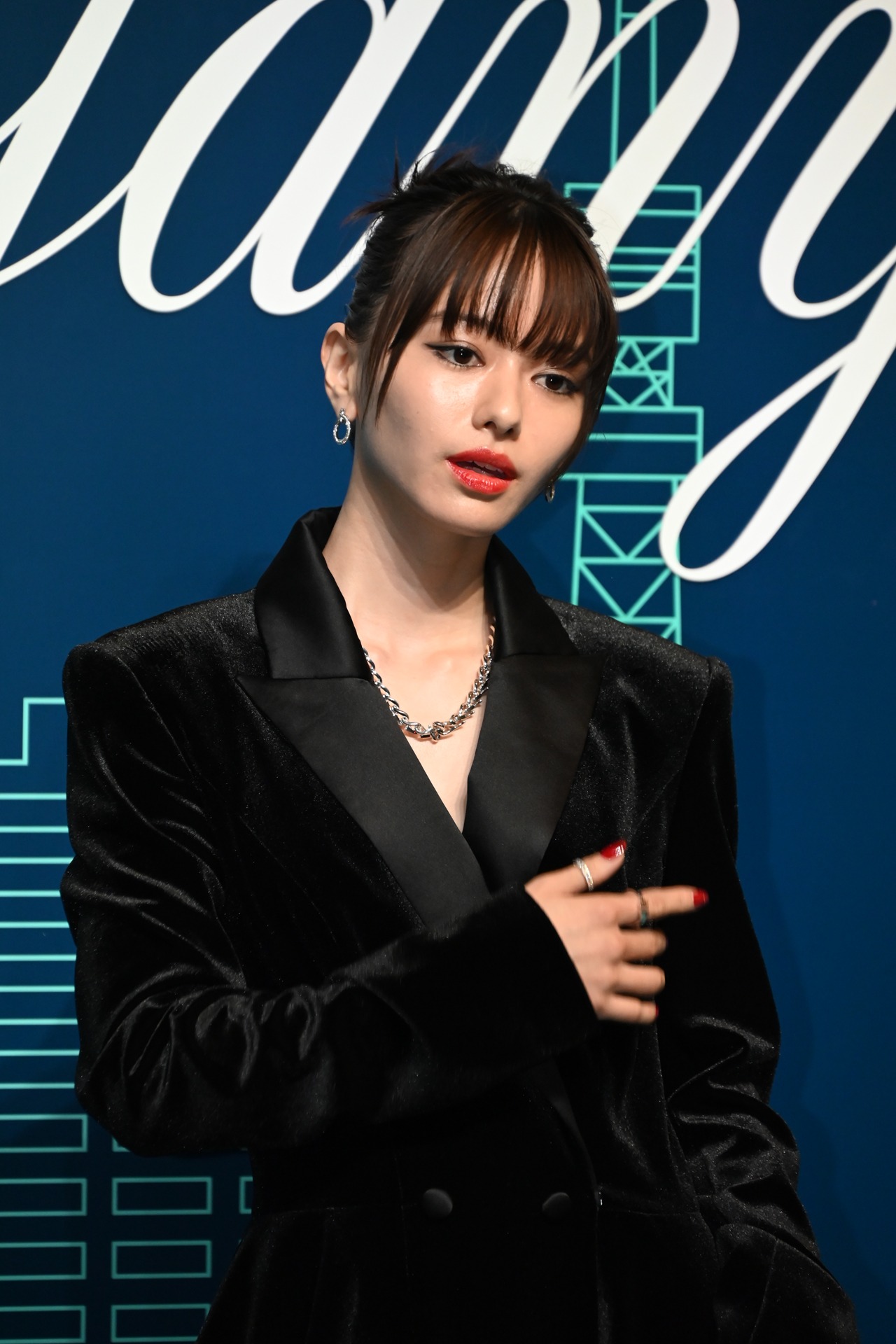 山本舞香