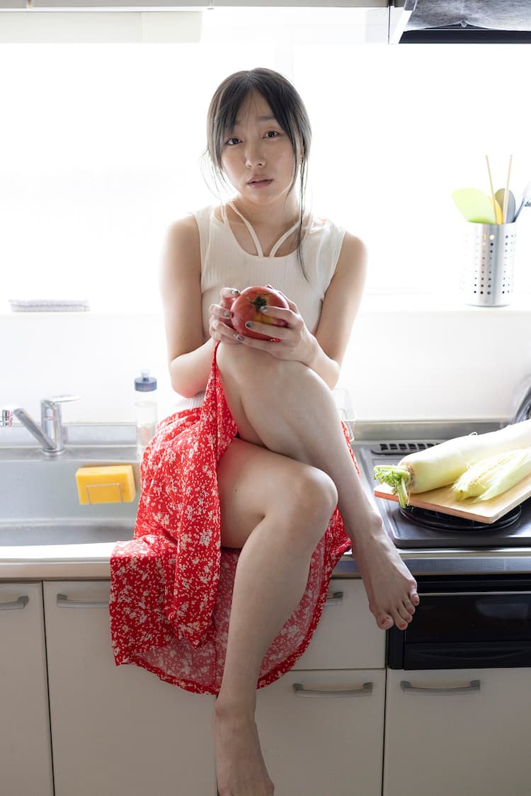sudaakari 須田亜香里がSKE48卒業後初のフォトエッセイ発表 仕事や家族、解禁した恋愛をつづる - 音楽ナタリー