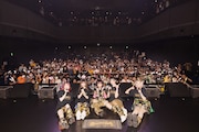 アンコールで撮影された記念写真。(撮影:ike)