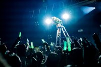 「Only You」で脚立に上がったなに。（撮影：千佳）