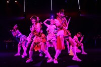 でんぱ組.inc「ONE NATION UNDER THE DEMPA TOUR」初日公演の様子。（撮影：チェリーマン）