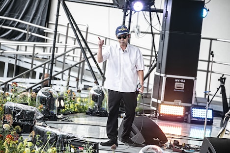 向井秀徳（Vo, G / ZAZEN BOYS）（撮影：石崎祥子）