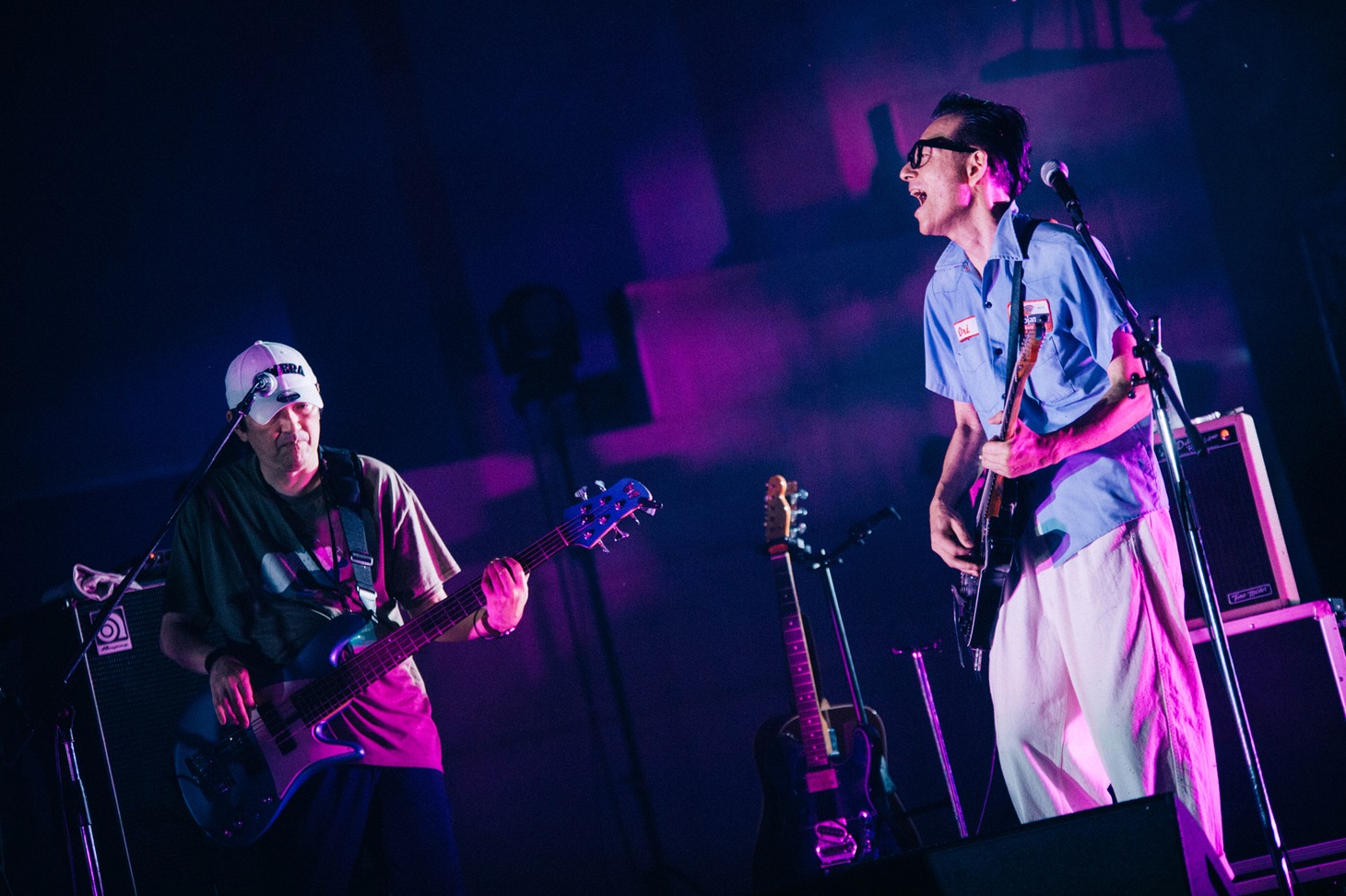 柏原譲（B / フィッシュマンズ）と木暮晋也（G / ヒックスヴィル）。（Photo by Kana Tarumi）