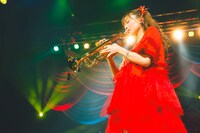 トランペットを吹く斉藤朱夏。（撮影：江藤はんな［SHERPA+］）