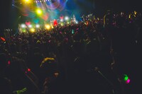 斉藤朱夏「朱演2023 LIVE HOUSE TOUR『愛のやじるし』」神奈川・KT Zepp Yokohama公演の様子。（撮影：江藤はんな［SHERPA+］）