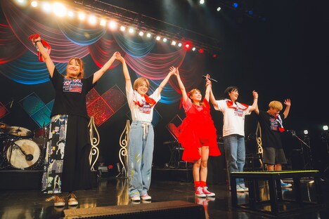 斉藤朱夏「朱演2023 LIVE HOUSE TOUR『愛のやじるし』」神奈川・KT Zepp Yokohama公演の様子。（撮影：江藤はんな［SHERPA+］）