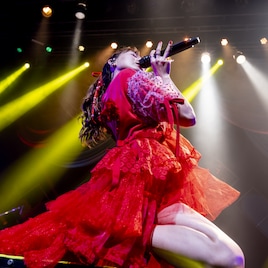 斉藤朱夏が夏に駆け抜けたツアー「愛のやじるし」の映像化決定