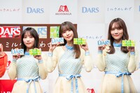 左から与田祐希、菅原咲月、田村真佑。