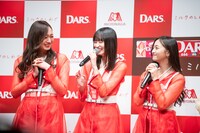 左から梅澤美波、遠藤さくら、井上和。
