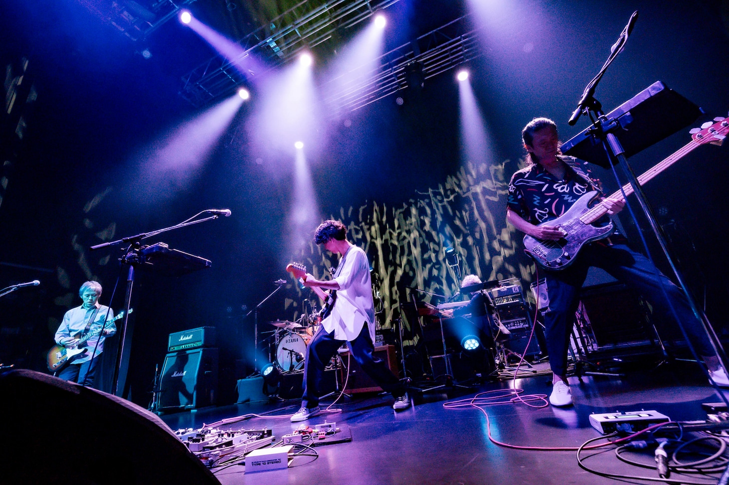 GRAPEVINE「GRAPEVINE SUMMER SHOW」9月14日公演の様子。（撮影：藤井拓）