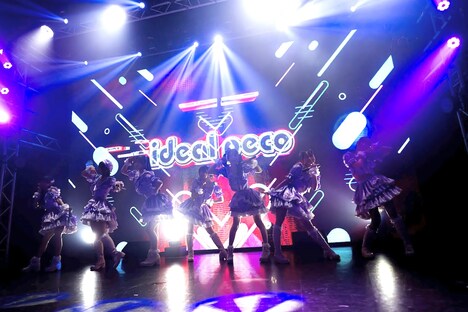 ideal pecoデビューライブ「first peco」の様子。（提供：株式会社iDL）
