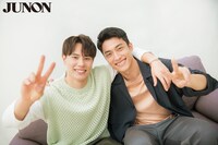 左から高橋藍選手、高橋塁選手。