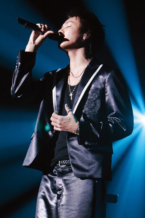 2006年の「VOCAL BATTLE AUDITION」最終決戦で歌うEXILE TAKAHIRO。