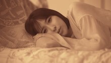 玉井詩織「Sepia」ミュージックビデオより。