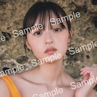 乃木坂46遠藤さくら、岩場でアンニュイな表情