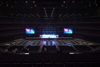 ミドルスタンド（LEVEL 5）最後列から見たステージ。