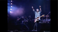 佐野元春「See Far Miles Tour Part II Live at Yokohama Arena 1993」より。