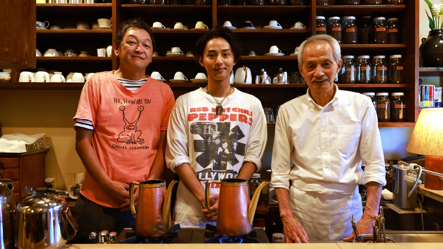 BSフジ「コーヒーと○○」 収録の様子。(c)BSFUJI