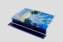 HALLCA「PARADISE GATE」カセットテープのイメージ。