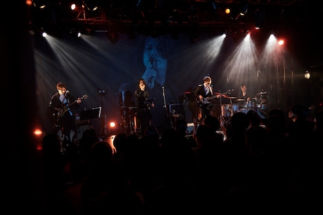 「神山羊LIVE 2023『Endroll』」の様子。（撮影：村井香）