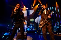 左から藤井フミヤ、藤井尚之。