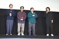 左から佐藤征史、岸田繁、森信行、佐渡岳利監督。