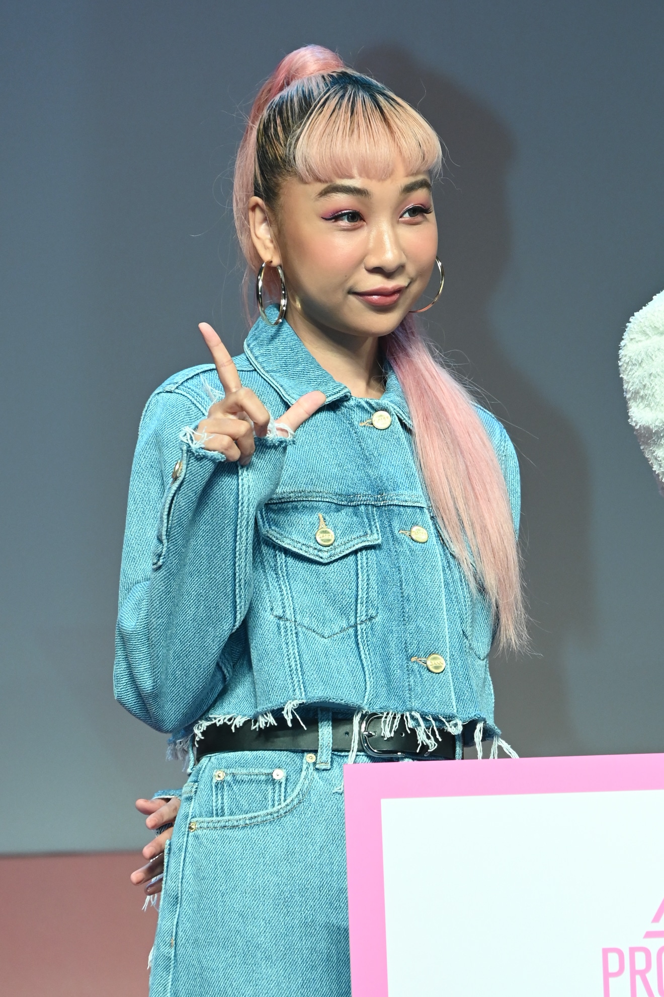 青山テルマ