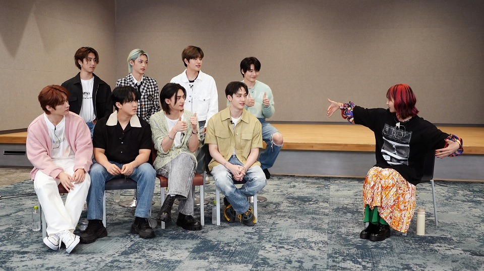 左からStray Kids、LiSA。
