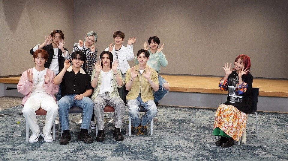 左からStray Kids、LiSA。