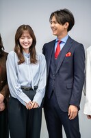 左から鈴木愛理、片寄涼太（GENERATIONS from EXILE TRIBE）。