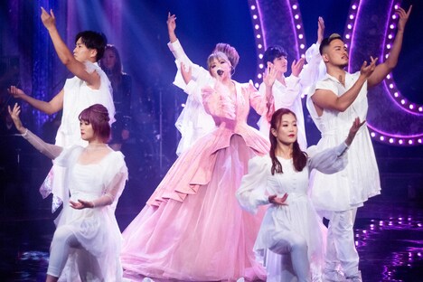 NHK総合「NHK MUSIC SPECIAL 浜崎あゆみ」より。(c)NHK