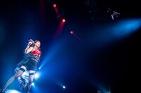 Tシャツを投げる桜木心菜。