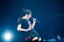 「桜木軍団、押忍！」とライブを締める桜木心菜。