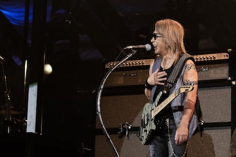 松本「ウルトラスイートやんけ」。（ナタリーオリジナル画像）