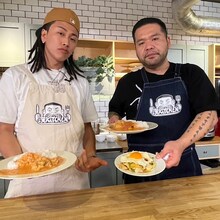 左から¥ellow Bucks、漢 a.k.a. GAMI。