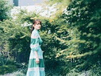 乙葉ミュージックフォトブック「silver lining」より。