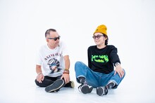 THE FROGLETS。左から高橋まこと（Dr）、KEITA（Vo, G）。