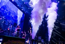 「#2i2 Zepp Shinjuku Full band set ONEMAN LIVE」の様子。