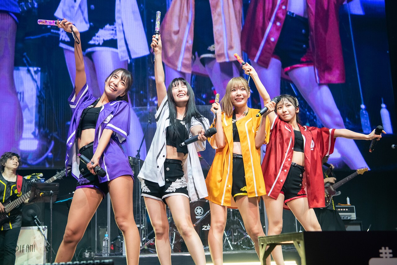 #2i2初の全編バンド編成ワンマンは大盛況、メドレーでは初のデュエット披露も