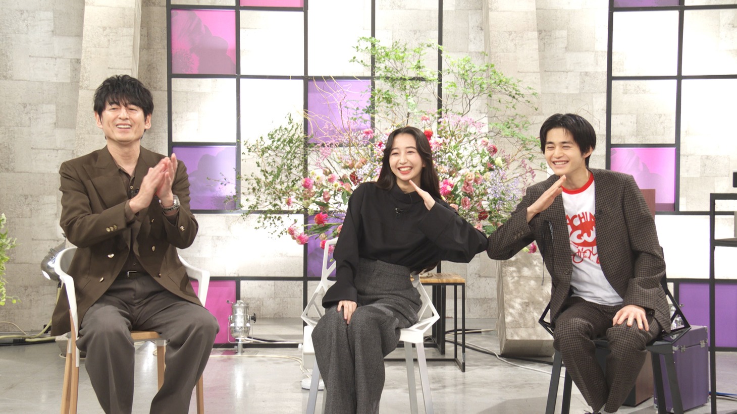 左から博多大吉、Cocomi、鈴鹿央士。(c)テレビ朝日