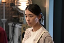 西キョウカを演じる鳴海唯。 (c)カンテレ