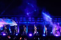 メンバーをシャッフルしたライブパートの様子。