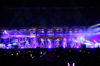 メンバーをシャッフルしたライブパートの様子。