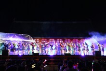 Juice=JuiceとBEYOOOOONDSが出演した「平安神宮 月音夜 ～京都名月コンサート2023～」の様子。