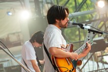 たなかえいぞを（Vo, G / グソクムズ）（Photo by TOYOHIRO MATSUSHIMA）