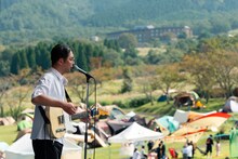 向井秀徳（Vo, G, Key / ZAZEN BOYS）（Photo by TOYOHIRO MATSUSHIMA）